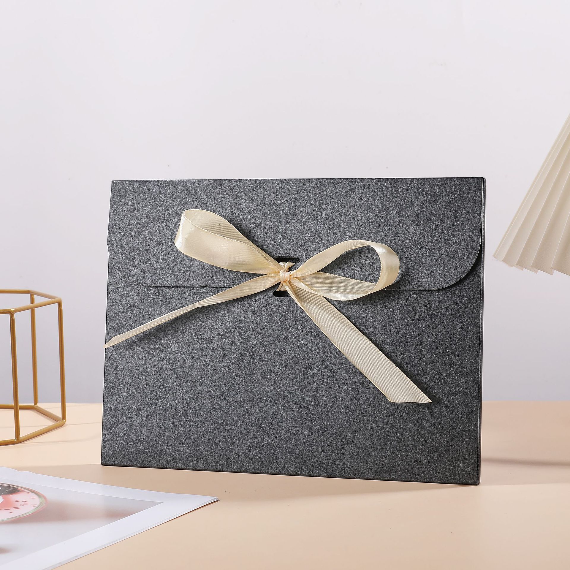 Picture of Boutique scarf gift box scarf clothing exquisite packaging box high-end holiday gifts gift box suit wholesale