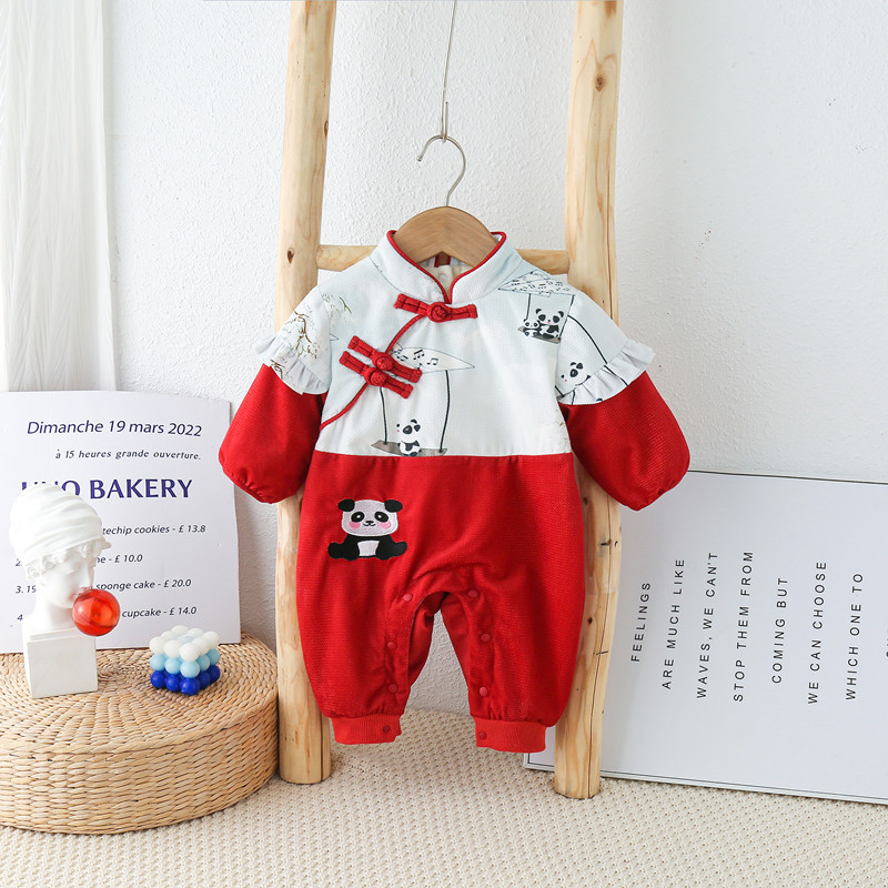 Newborn baby winter jumpsuit quilted thickened Chinese style hanfu baby one month old one hundred days old Romper romper