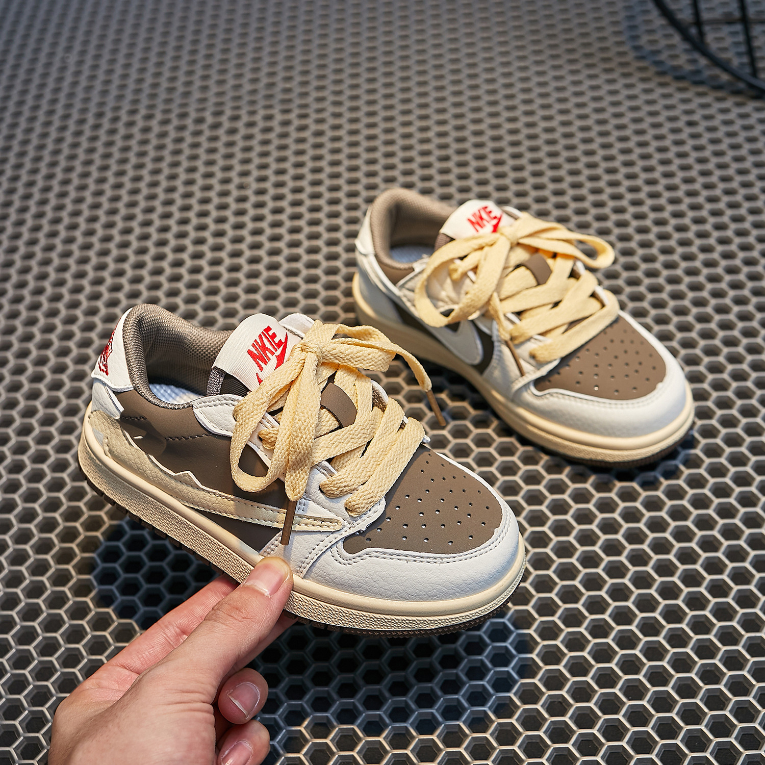 Picture of 2025 Spring and Autumn New Children's Board Shoes Boys Casual sneaker Girls Middle and Big Children's All-match Four Seasons Running Shoes