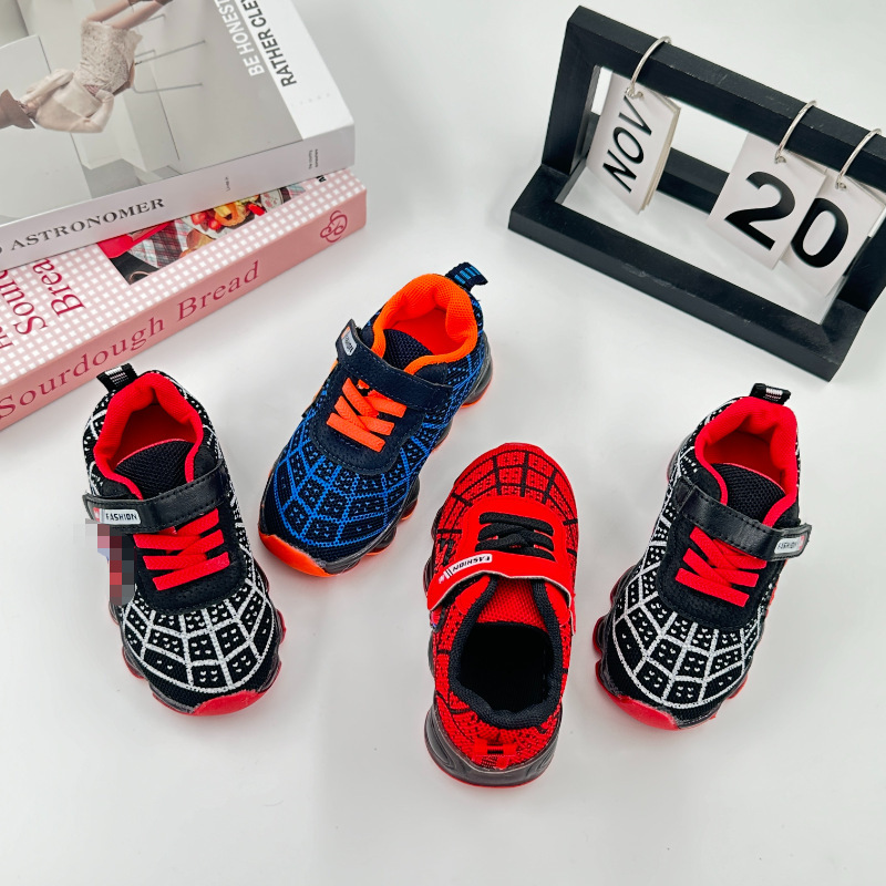 2025 Spring and Autumn Children's Cartoon Led Light-Up Sneakers for Boys and Girls, Casual Versatile Fly-Knit Breathable Glowing Shoes