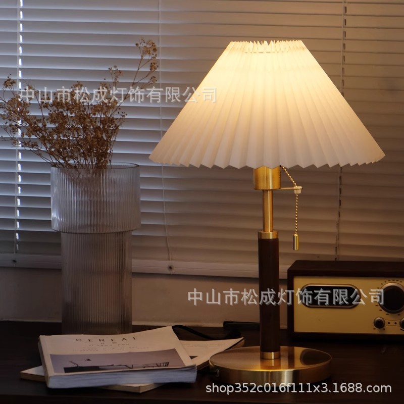 Picture of Bedside Lamp, Table Lamp, Simple and Modern, Bedroom, Study, Warm, French, American, Light Luxury, Retro Atmosphere Lamp, Dimmable