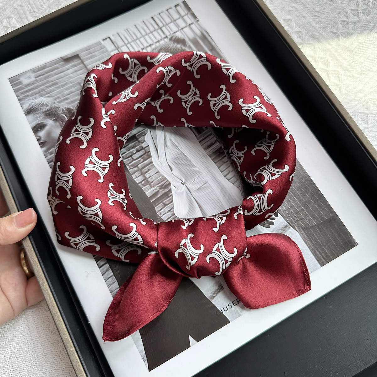 Red Arc de Triomphe Fashion Printed Silk 53cm Small Square Scarf Women's Summer All-match Elegant Mulberry Silk Scarf Wholesale