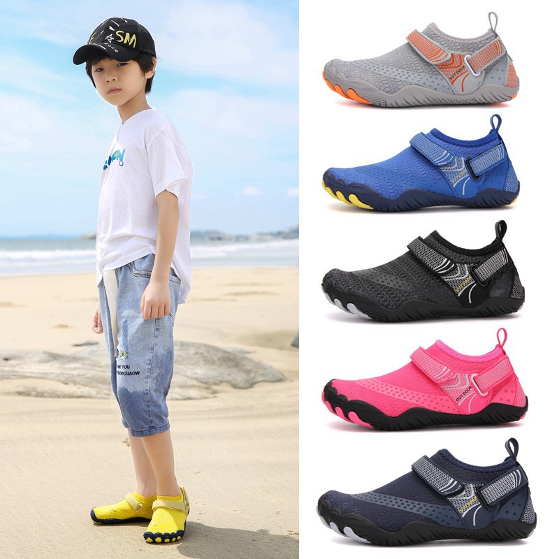Picture of Children's Beach Shoes Quick-drying Anti-cutting Wading Shoes Anti-slip Swimming Snorkeling Shoes Parent-child Outdoor Tracing Shoes