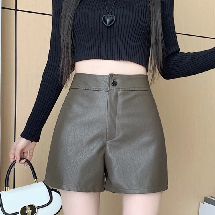 Black PU leather shorts women's autumn and winter Maillard outer wear high waist A- line 2023 European clothes missing suit hot pants
