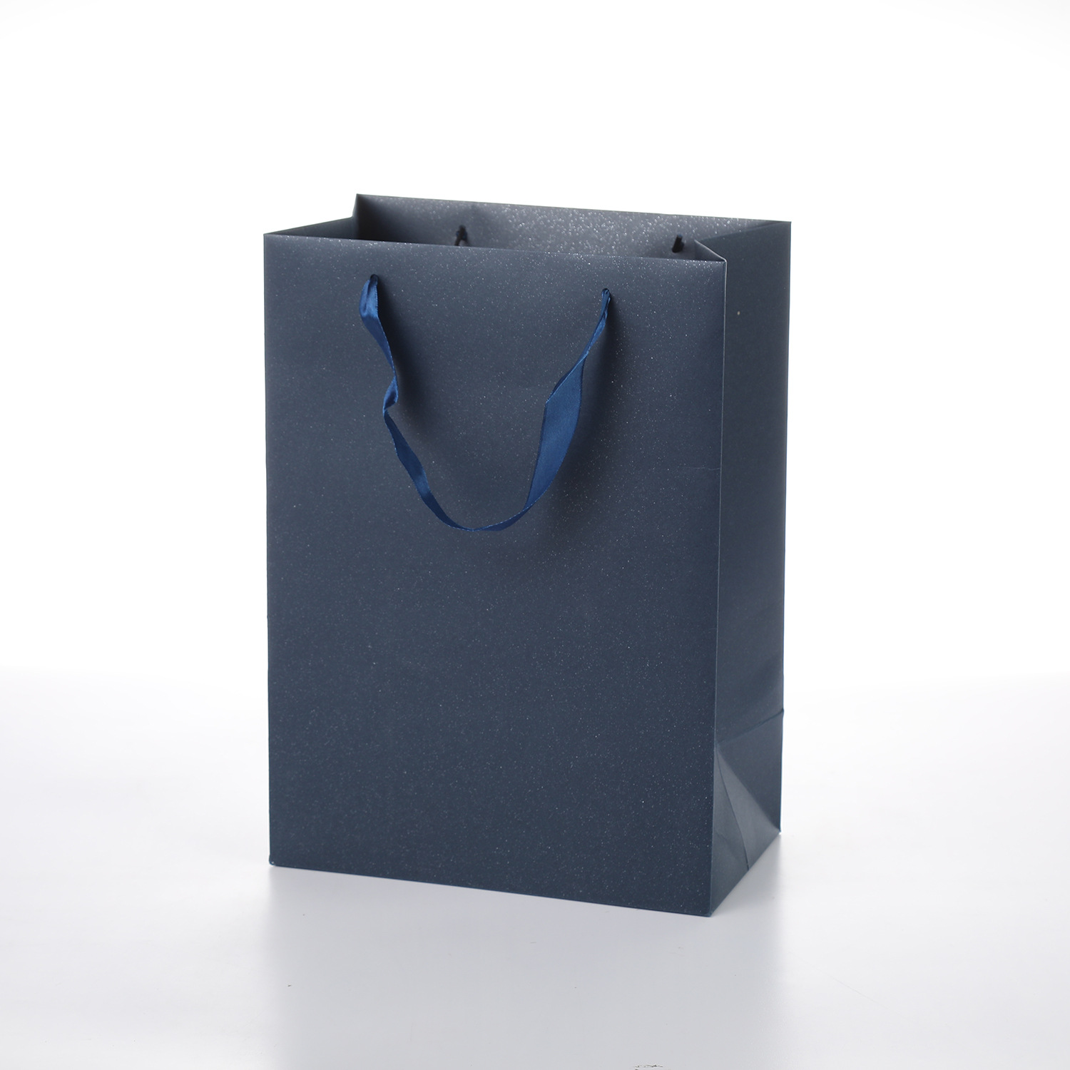 Picture of Hand gift box towel gift box thermos cup gift box heaven and earth cover packaging box wedding companion factory spot wholesale