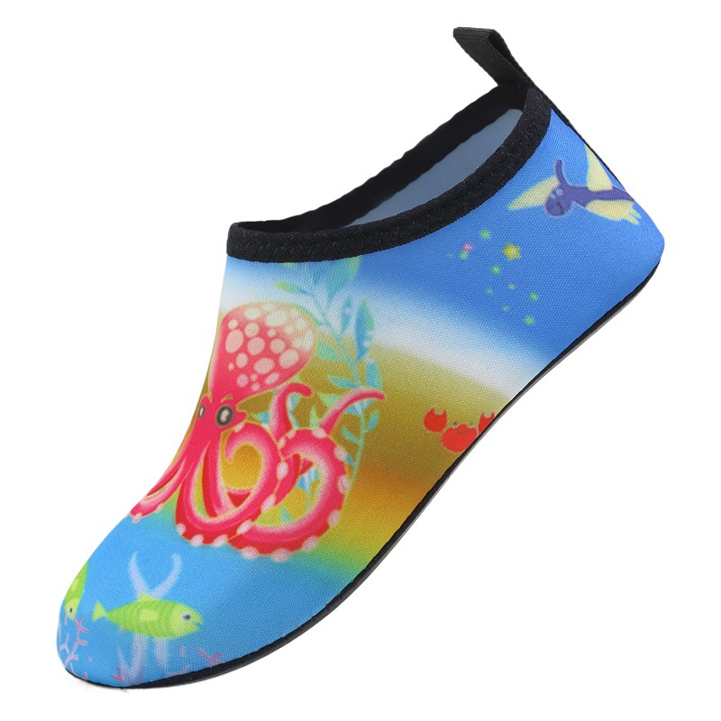 Men's and women's beach shoes non-slip soft bottom spring and summer diving snorkeling wading barefoot solid color skin-applied swimming shoes wholesale
