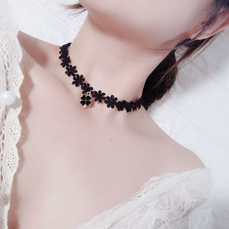 Picture of Cross Border Accessories Women's Neck Strap Court Gothic Spice Girl Neck Chain Lace Necklace Choker Clavicle Chain Collar Collar Vintage