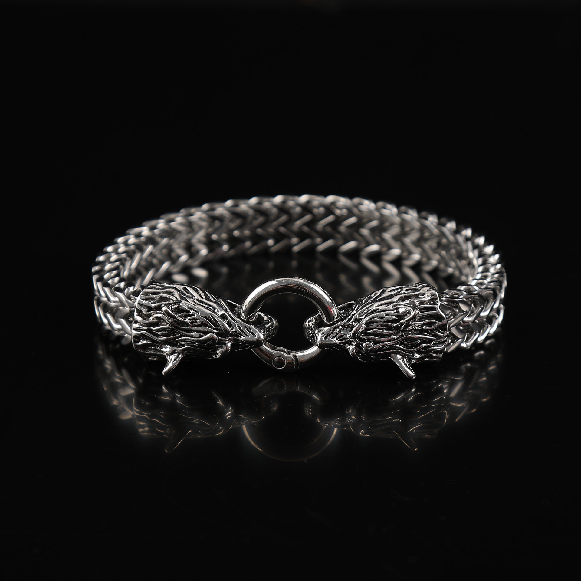 Foreign trade hot vintage Viking wolf head bracelet men's stainless steel chain European and American fashion Norwegian style bracelet wholesale