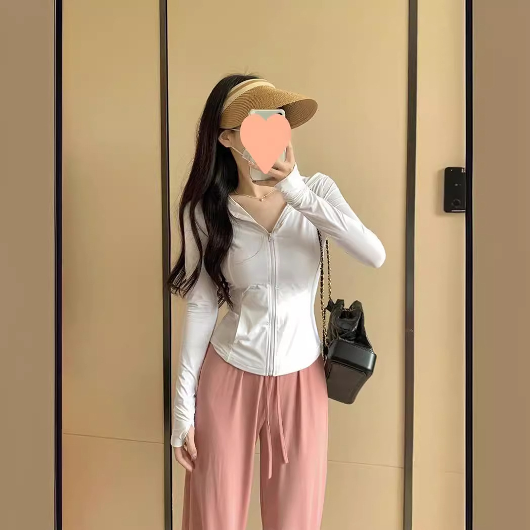 Picture of UPF50 Ice Silk Slim-fit Slimming Hooded Sun Protection Clothing Women's Lightweight Sports Zipper Sun Protection Clothing Cardigan Short Jacket