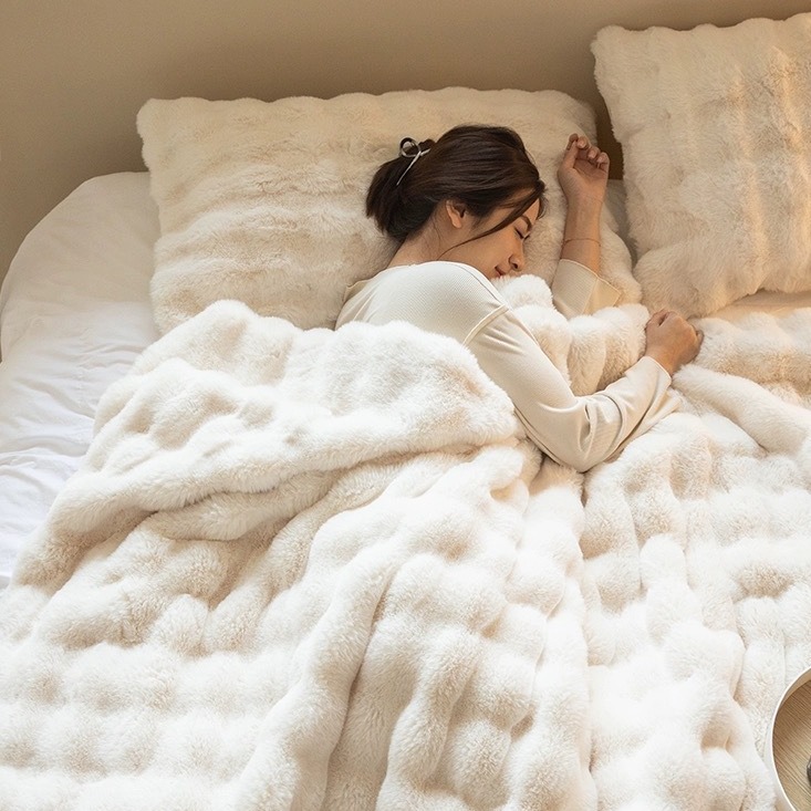 Picture of Tuscan blanket imitation rabbit blanket bubble velvet blanket double-sided thickened office nap blanket sofa blanket