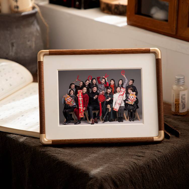 Picture of Solid Wood Photo Washing Made Photo Frame Set Table Simple 6 Family Photo Small Picture Frame Wall Frame Ornaments Walnut