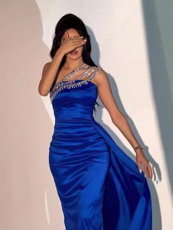 Picture of Cross-border High-end Women's Cross-shoulder Diamond-encrusted Evening Dress Women's Banquet Elegant Light Luxury Niche High-end Bandage dress