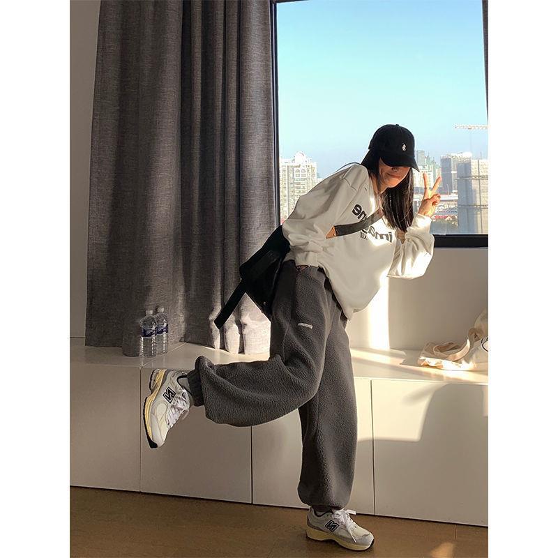 Picture of Lamb Velvet Warm Fleece-Lined Pants for Women 2022 Winter New Loose Straight Leg Leggings Sweatpants Casual Sports Pants
