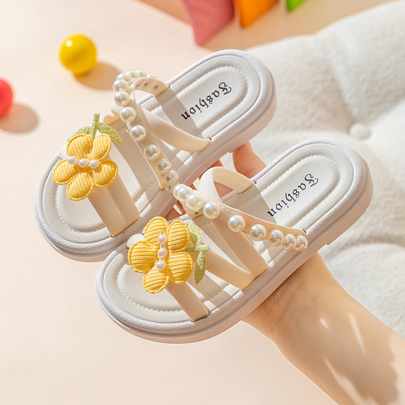 Picture of Girls Slippers Summer 2025 New Style Indoor and Outdoor Wear Non-Slip Soft Sole Wear-Resistant Cute Princess Style Slippers