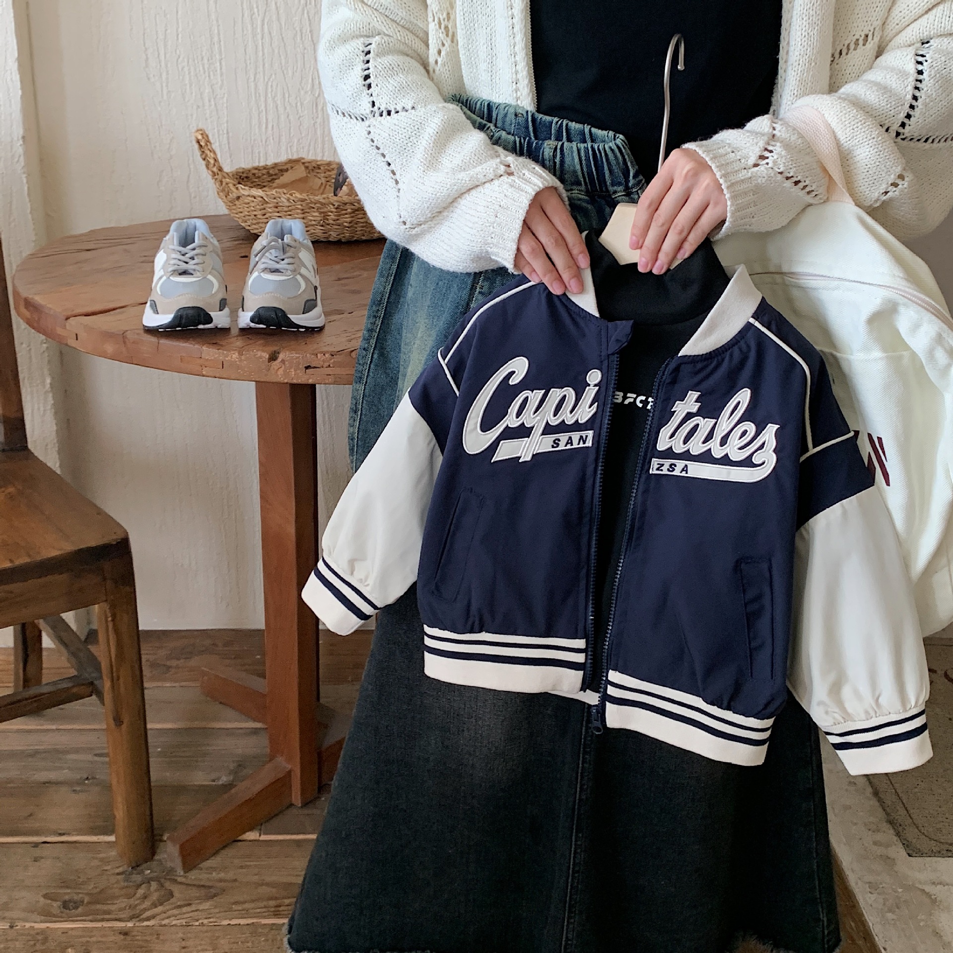 Picture of Children's Autumn Coat 2025 New Children's Wear Boys Korean Baseball Dress Color-block Top Baby Casual Jacket Trendy