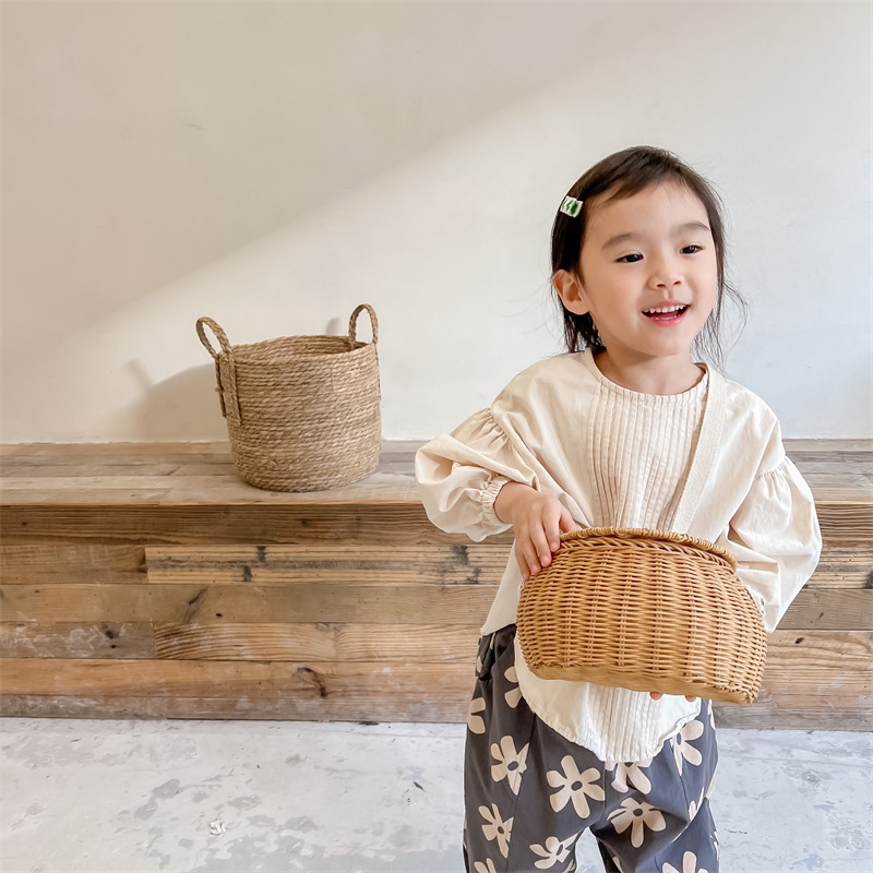 Picture of 2025 New Autum Children's Clothing Girls Autum Korean Style Linen Cotton Puff Sleeve Shirt Shirt 122090