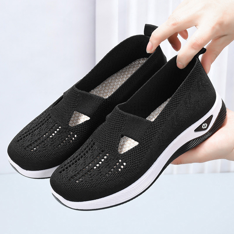 Picture of Shoes Women's Cross-border plus size Women's Shoes Soft Sole Not Tired Feet Slip-on Mother Shoes Mesh Breathable Old Beijing Cloth Shoes