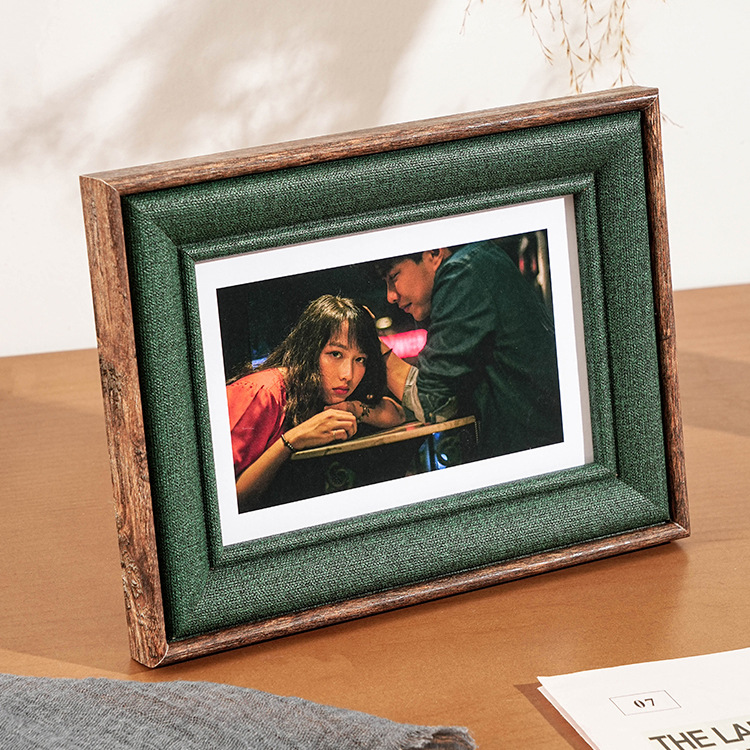 Retro photo frame decoration wholesale 6-inch 8-inch children's mounting creative desktop decoration photo wash made picture frame wall hanging