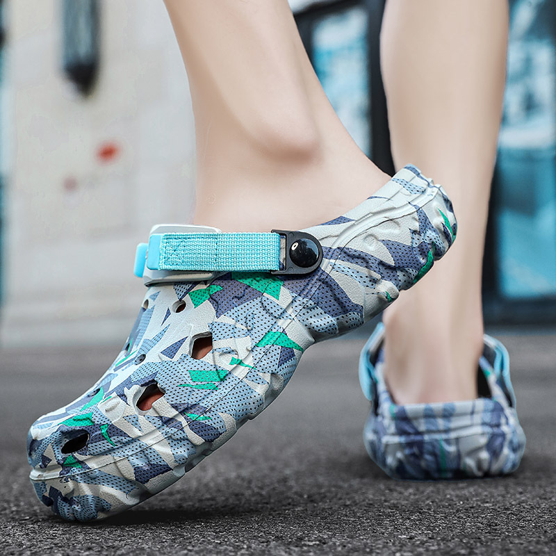 Men's Hole Shoes Fashion Street Art 2024 New Summer Outdoor Wear Fashion Cool Slippers Sports