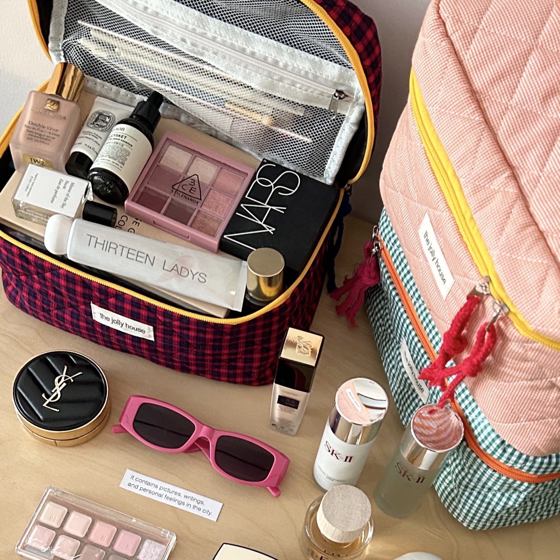 Picture of Creative Contrast Color Plaid Cosmetic Bag Women's Ins Large Capacity Cosmetic Brush Storage Bag Portable Travel Bag