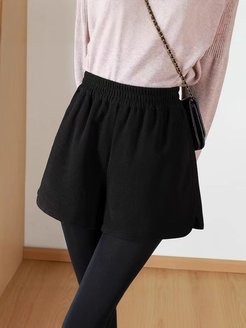 Black Woolen Shorts Women's Autumn and Winter 2024 New Style Outer Wear High Waist Slimming A- line Wide Leg Base Boots Pants