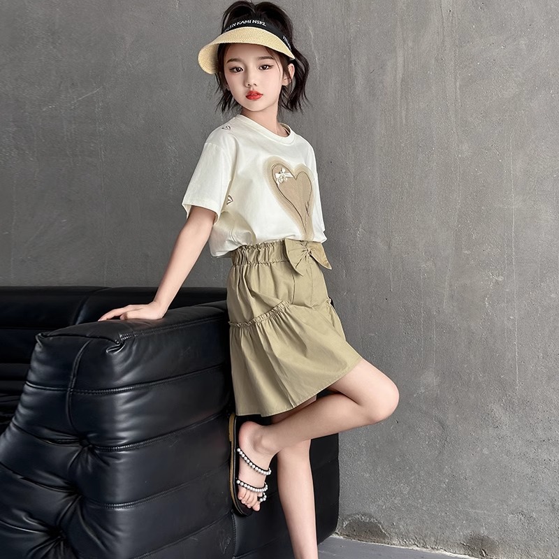 Picture of Pure Cotton Tops Girls Summer Short-Sleeved Suit 2025 New Fashionable T-Shirt Summer Shorts Two-Piece Set