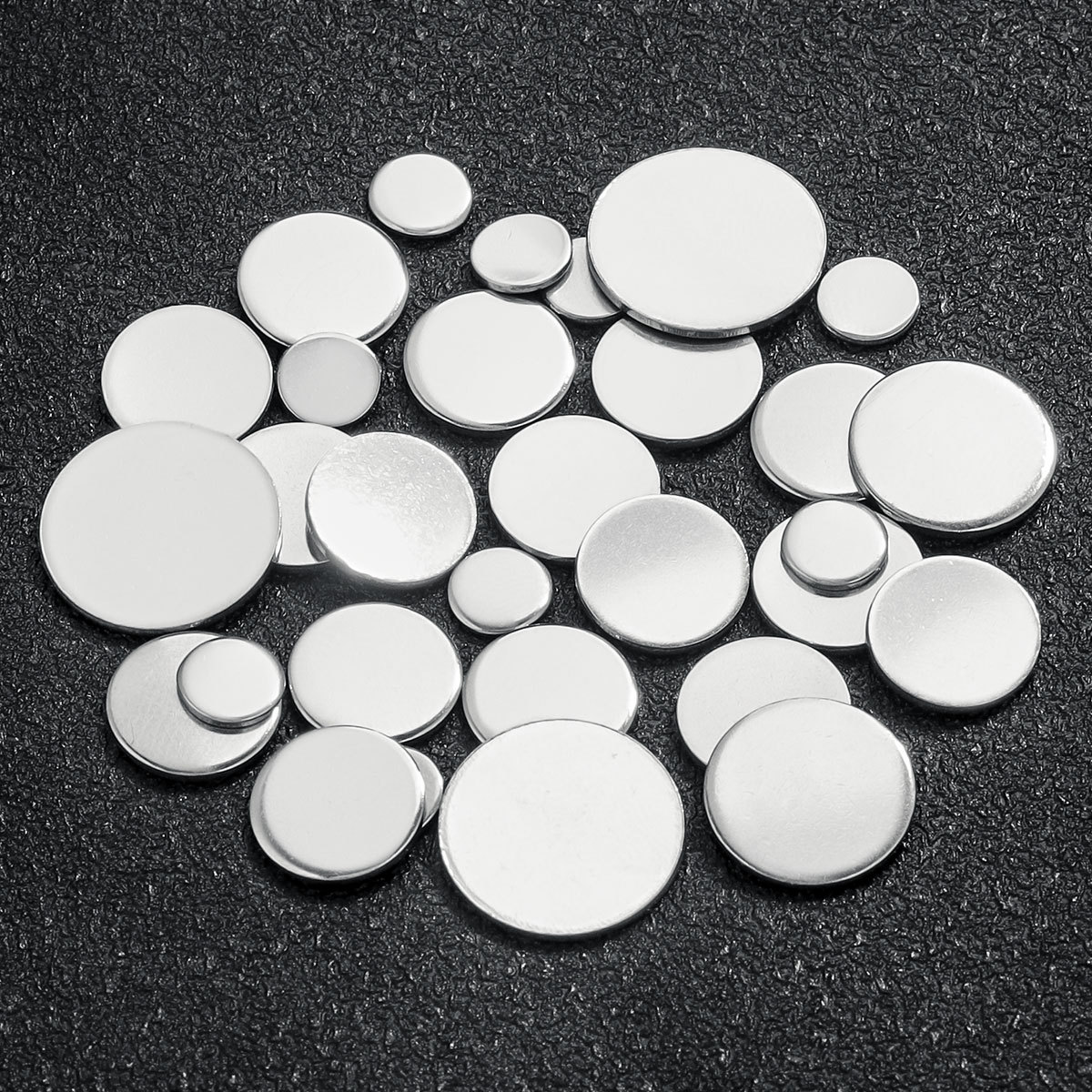 Picture of Stainless Steel Disc Non-Porous Round Carved Tail Plate Pendant Marking DIY Production Welding Material Jewelry Accessories