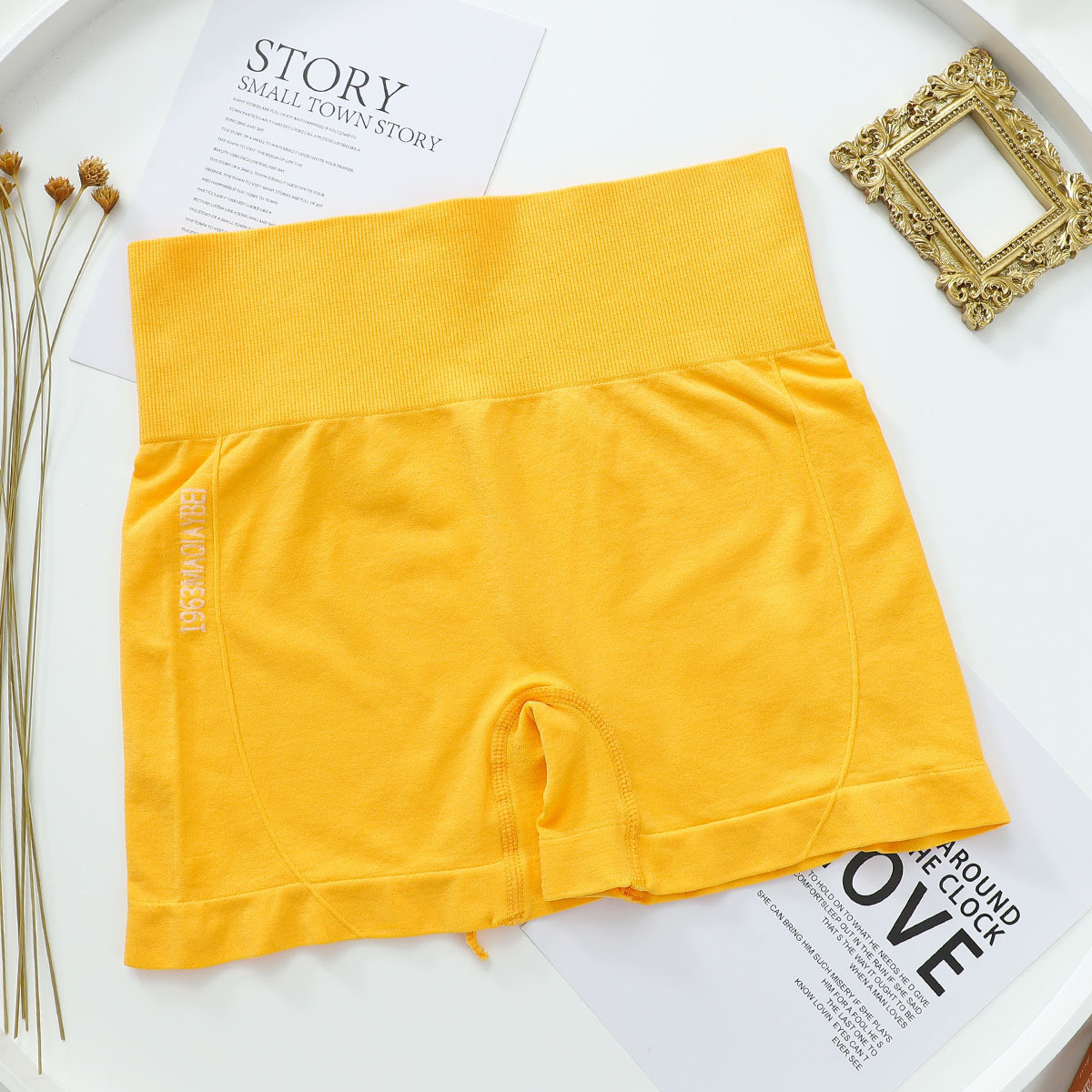 Picture of Peach Hip High Waist Fitness Shorts for Women New Quick-Drying Sports Elastic Breathable Yoga Running Pants Factory Direct Sale