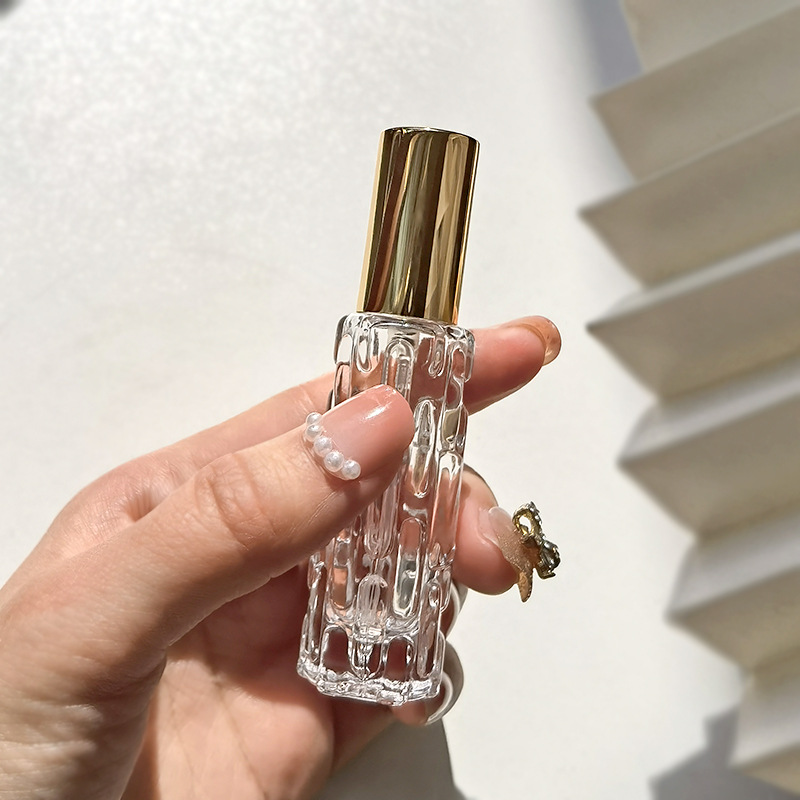 Picture of Spot wholesale 10ml glass perfume spray bottle rose gold aluminum nozzle perfume bottle press empty bottle