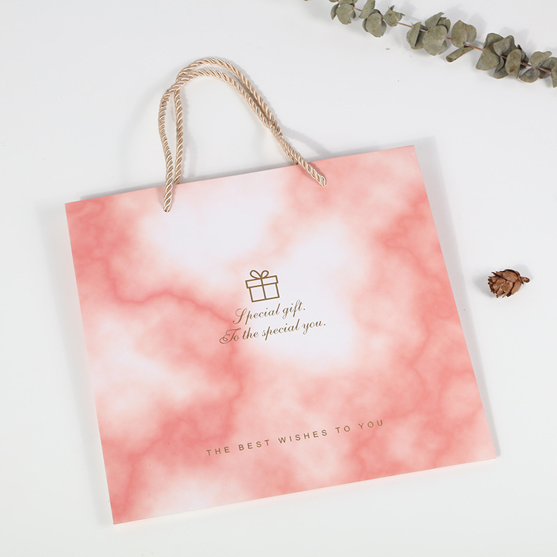 in stock Pink Gift Bag Skin Care Packaging Bag Birthday Gift Bag Girl's Heart Hand Gift Bag Garment Bag Paper Bag