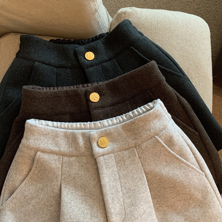 Picture of Thickened Woolen Slit Wide-Leg Shorts for Women, High-Waisted, Loose, Straight, Casual Outer Wear Boot Pants, Casual and Versatile