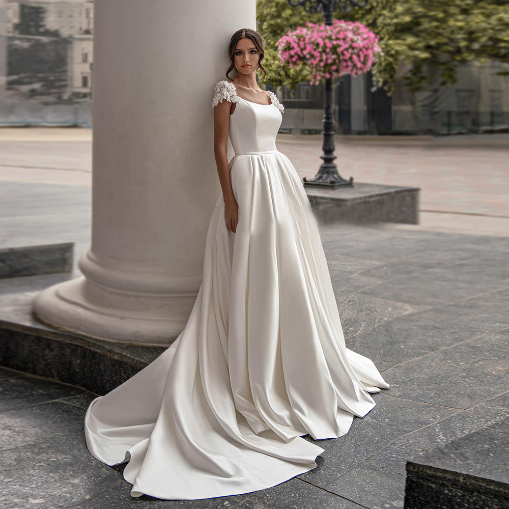Picture of Shoulder-wrapped wedding dress 2023 new bridal Simple Sexy Slim travel racket satin soft yarn lace slimming small slippers