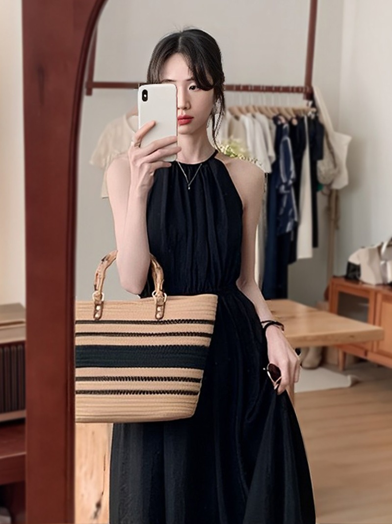 Cross-border Pure Wants Hanging Neck Waist-exposed Vacation Style dress Women's Summer New Design Sense Tight Waist Slimming Sleeveless Long Skirt
