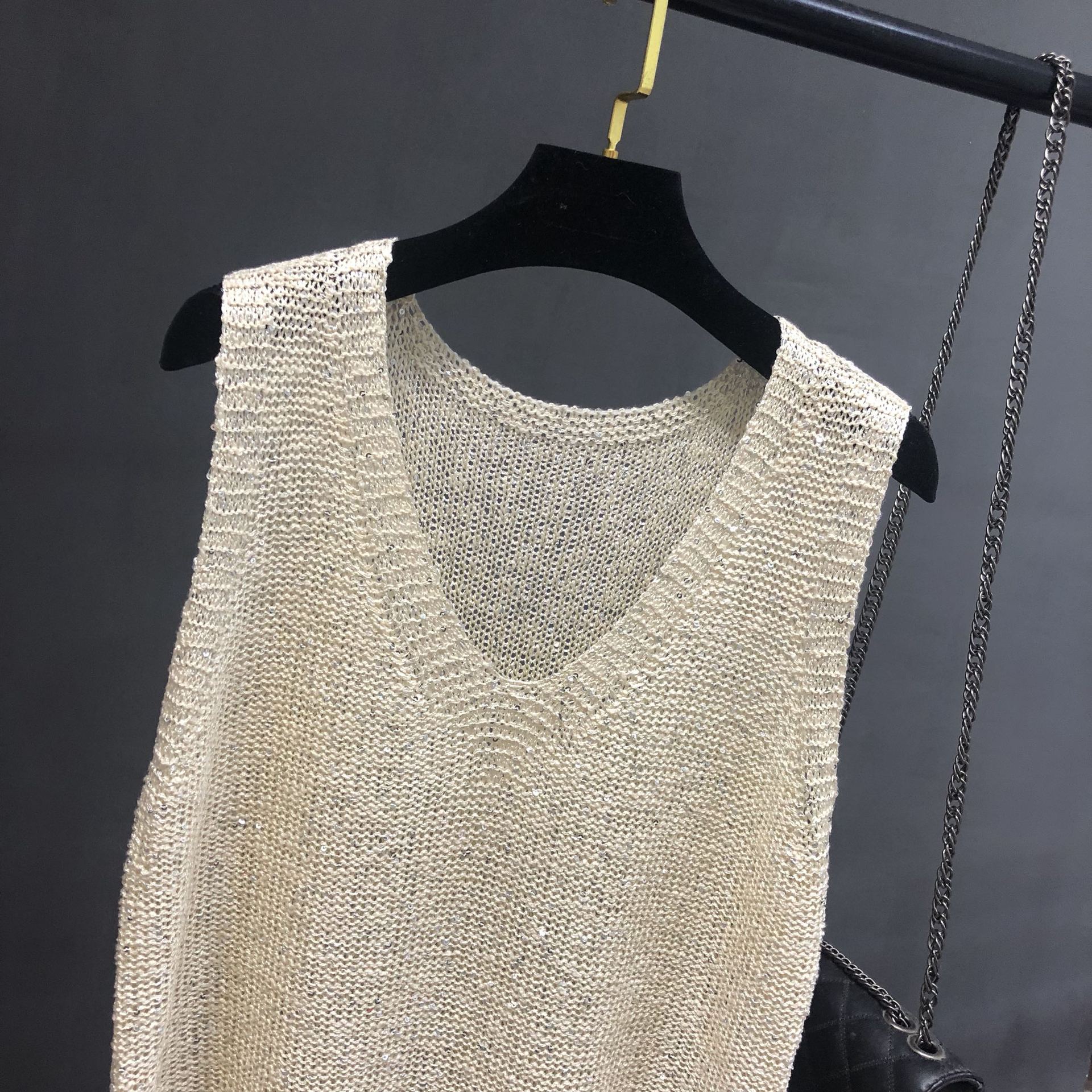 Picture of Spring and Autumn New All-match Hollow-out Knitted Sequin Vest Loose Sleeveless bingbing Internet Popular Ins Top