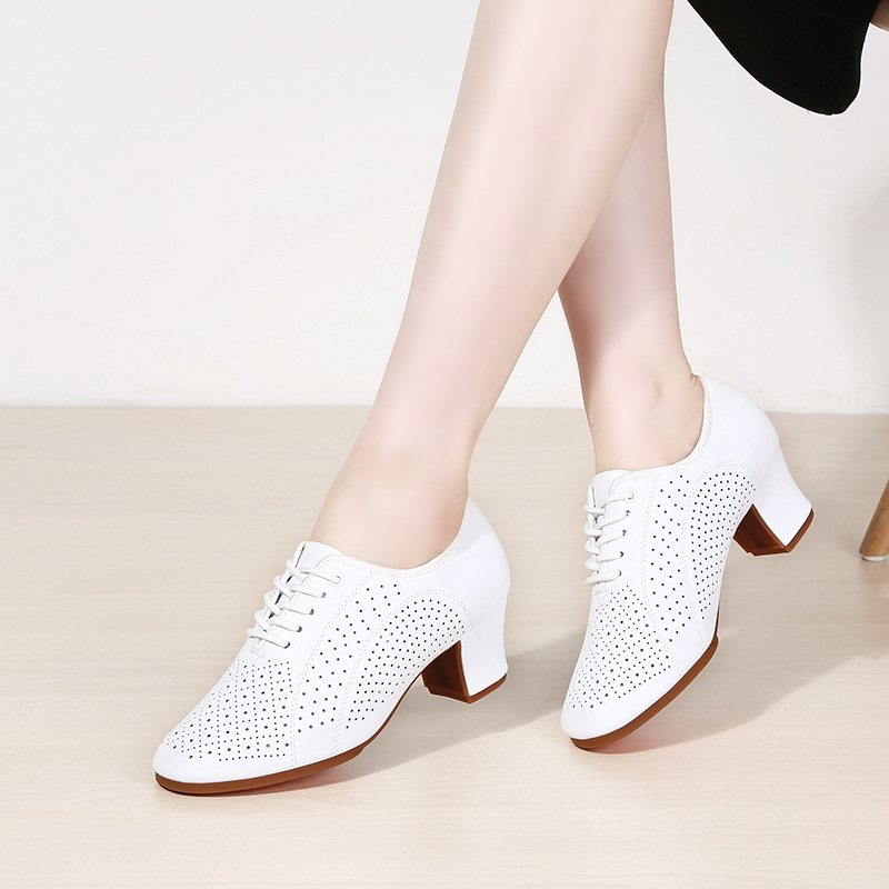 New Latin Dance Shoes Women's Body Dance Real Super Fiber Soft Bottom Middle Heel Leather Square Fellowship Sunderman Dance Shoes 2025
