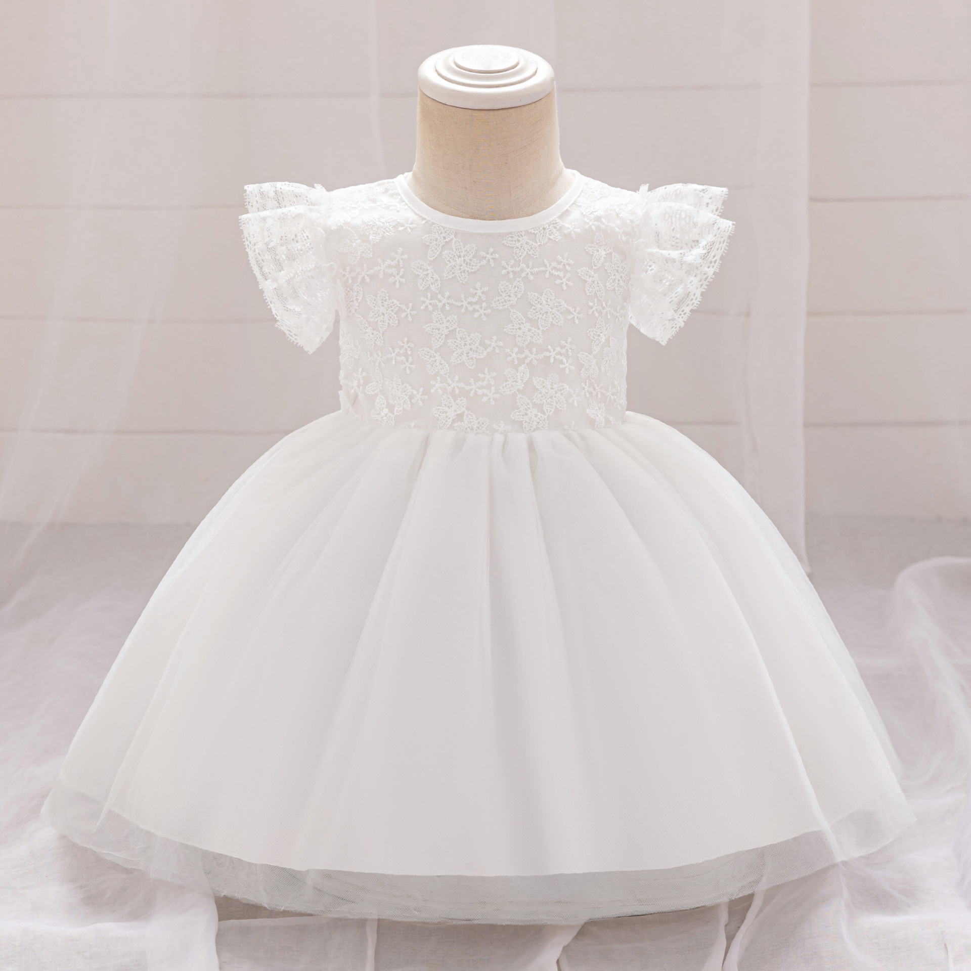 Foreign trade new baby one-year-old wash dress infant small fly sleeve mesh puffy skirt girls birthday party dress