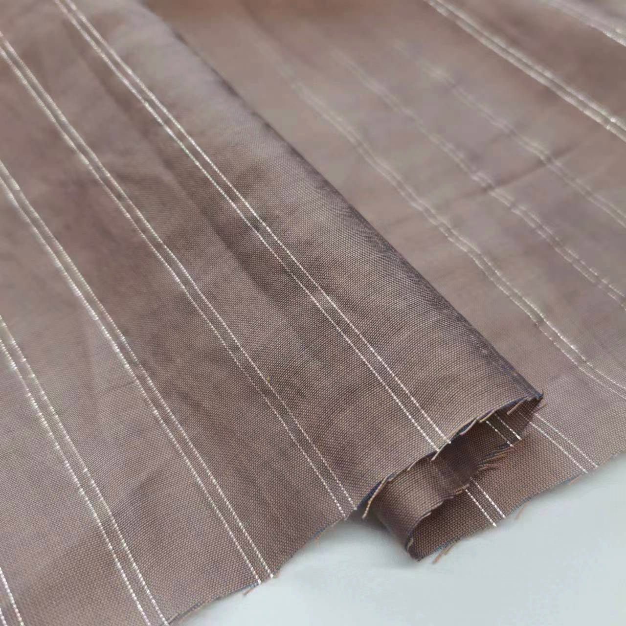 10mm Cationic Yarn-Dyed Silk Cotton with Silver Silk Fabric Shirt Skirt Fabric