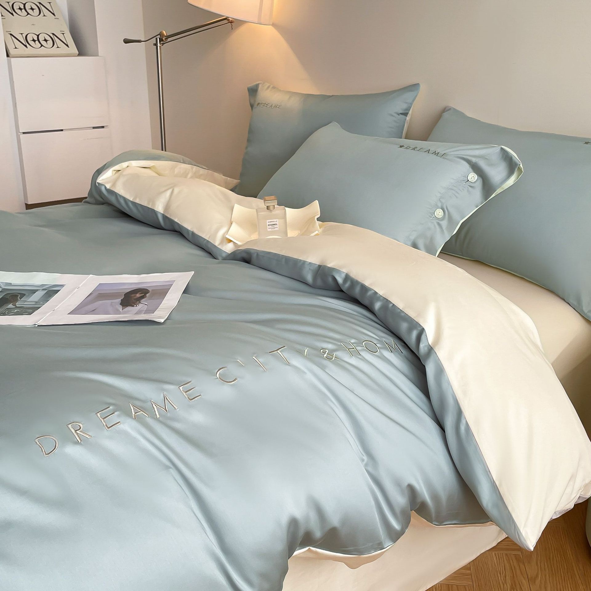 Picture of 60 Xinjiang long-staple cotton four-piece cotton bed sheet bed hat light luxury embroidery dormitory three-piece cotton bedding s