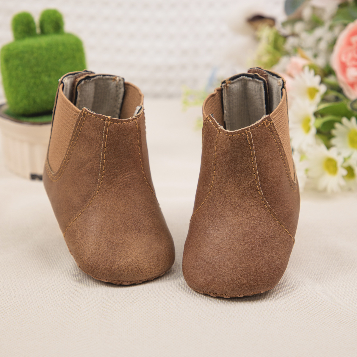 Picture of Amazon New Baby Shoes Simple Sleeve Boots Fashion British Style Easy-to-Wear Baby Shoes Baby Shoes