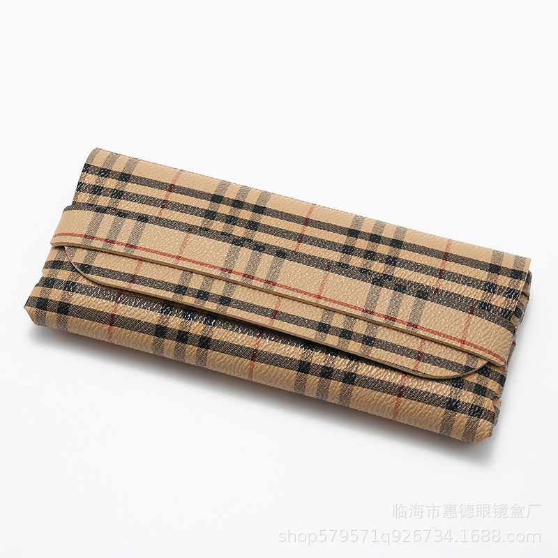 Picture of Factory Batch Glasses Case in stock New Single Nail Leather Sunglasses Bag Hand-woven Sunglasses Box Printable LOGO