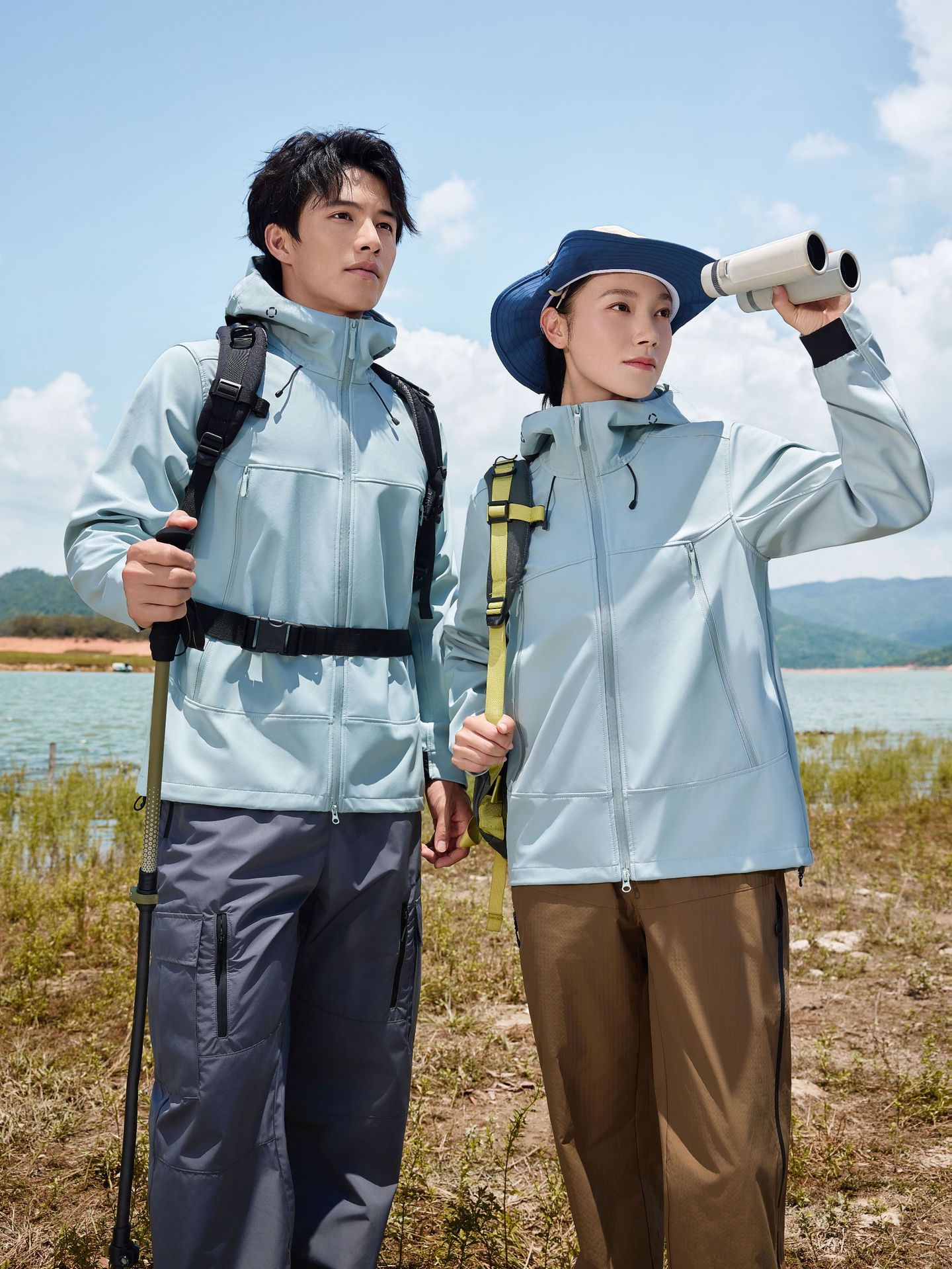Mountain couple outdoor hooded softshell jacket, windproof and waterproof jacket, hiking jacket, sport-casual softshell jacket