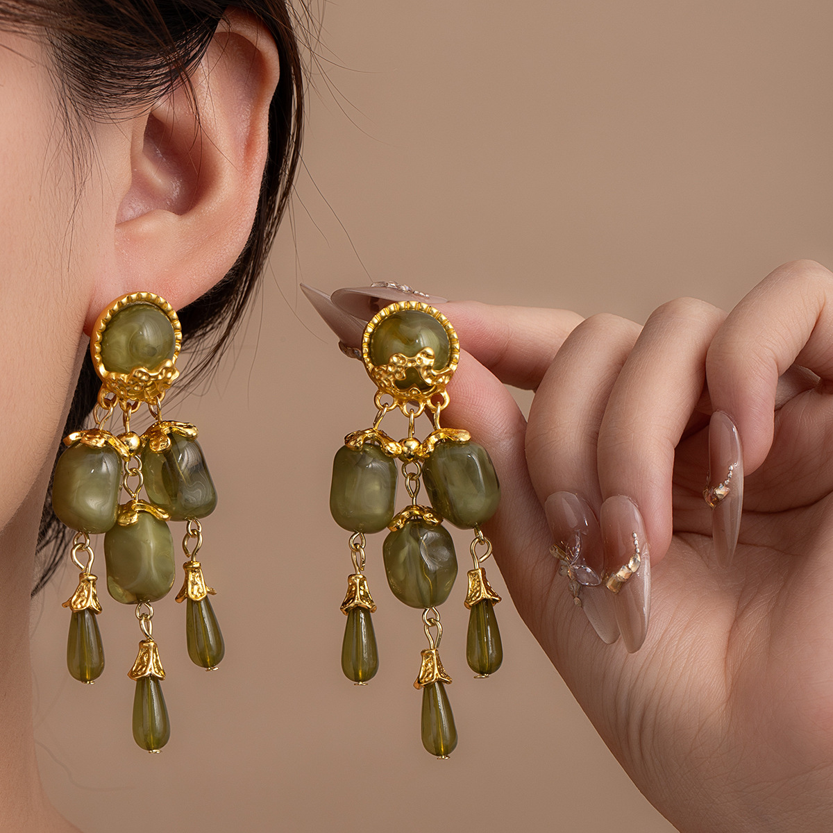 Picture of Silver Needle Vintage Green Tassel Earrings Palace Style High-End Earrings Fashionable Unique Exaggerated Earrings