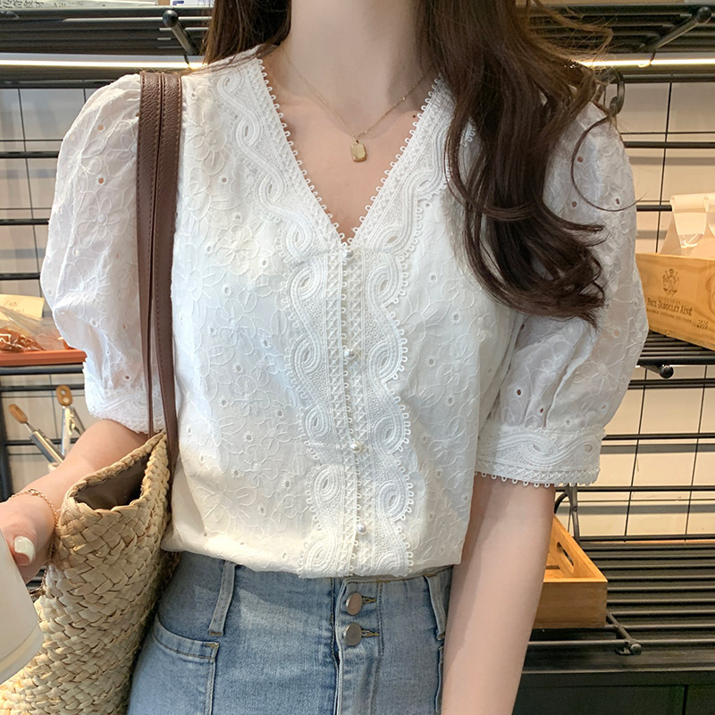 Picture of Korean Chic Summer French Niche Simple Loose All-match Sweet Lace Stitching V-neck Embroidered Lace Shirt