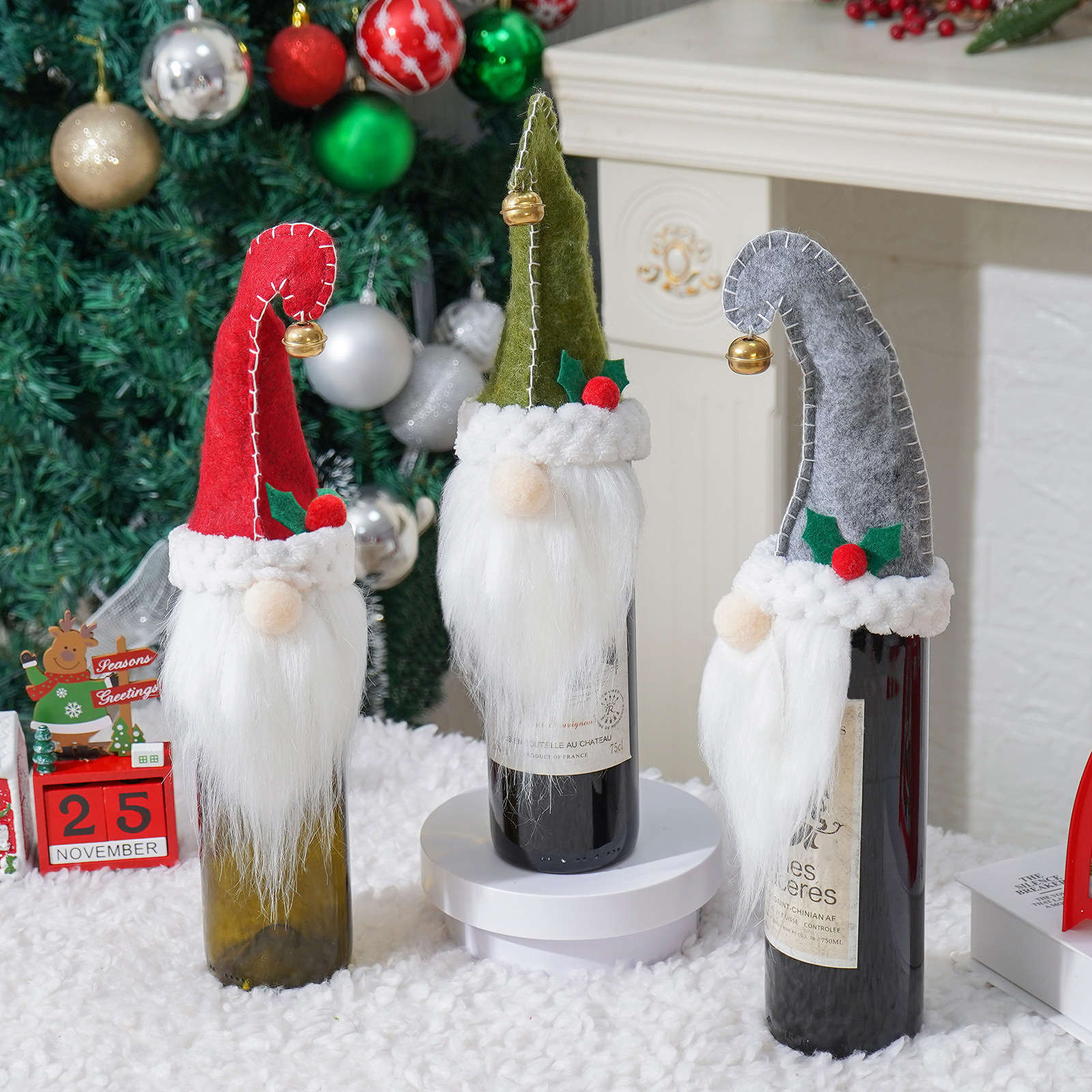 Cross-border new Christmas wine bottle cover wind Bell faceless elderly long beard wine bottle cap wine bottle cover holiday decorations