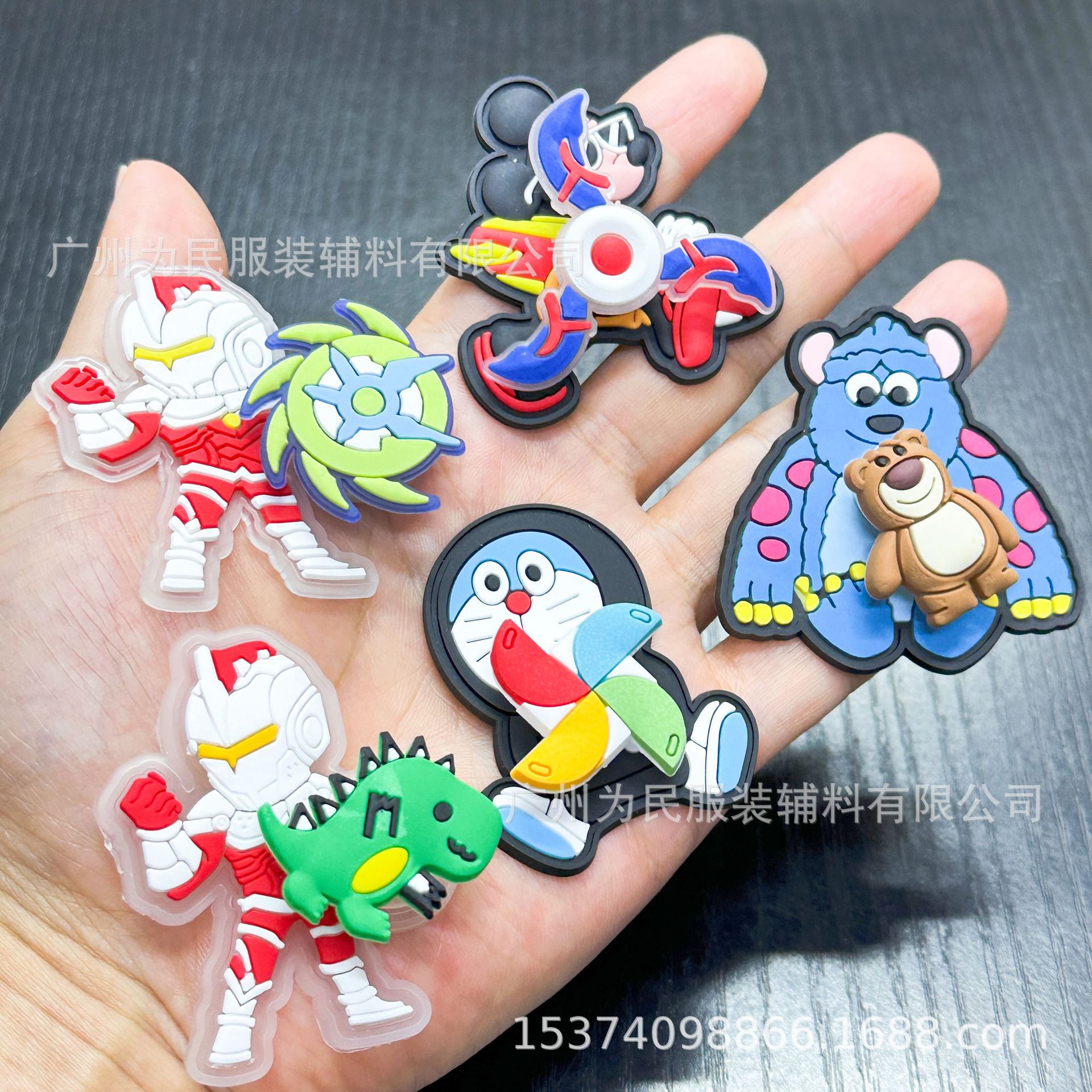 Factory wholesale textile accessories clothing accessories jingdang cat turn music pvc rubber stamp shaped creative rotating signs