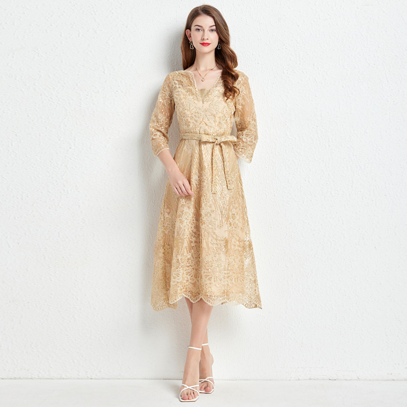 Picture of TAOYIZHUAI brand evening dress women's chubby girl French fashion light luxury banquet sequined embroidered lace dress