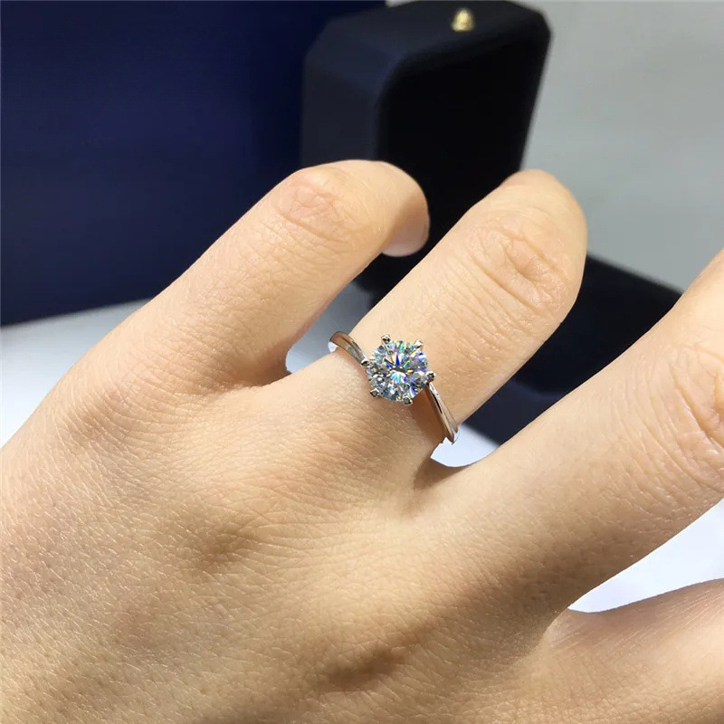 Picture of 925 Silver/1 karat D Color VVS Clarity Classic Six-claw Twist Ring Anniversary Birthday Gift
