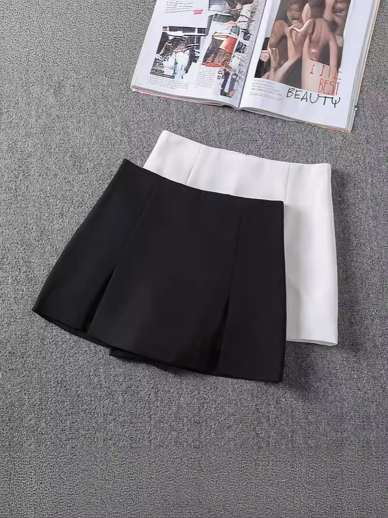 Black Suit Skirt Women's 2024 Summer New High Waist Slimming Design Sense Split A- Line Hip Short Culottes