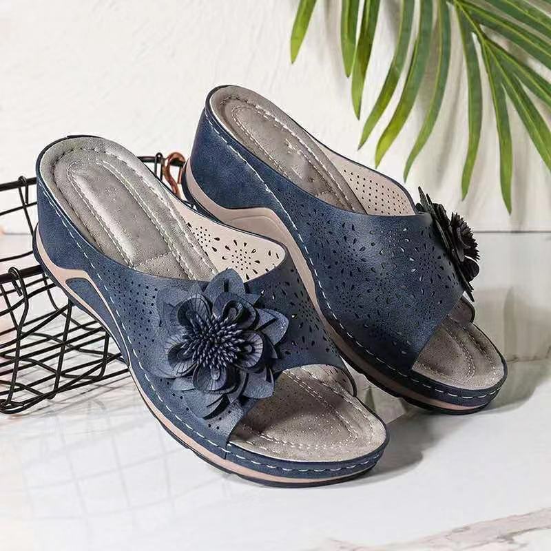 Cross-border plus size slippers women's shoes 2023 new spring and autumn hollow wedge casual fashion sandals wish flower Beach