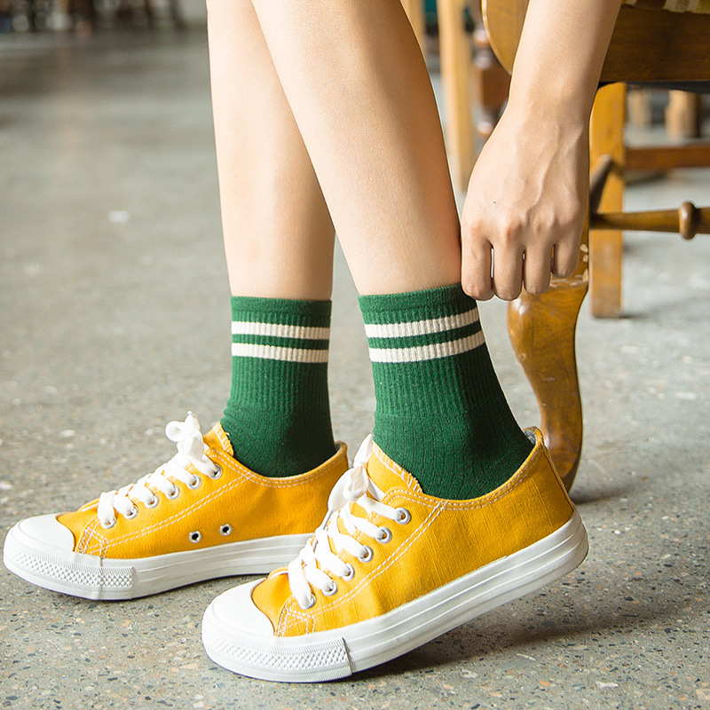 Autumn and winter new Japanese two bars ladies casual socks cotton street Joker Korean women's socks wholesale